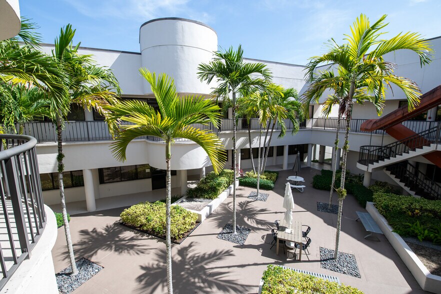 More Photos Of 851 Broken Sound Pky NW, Boca Raton Office For Lease