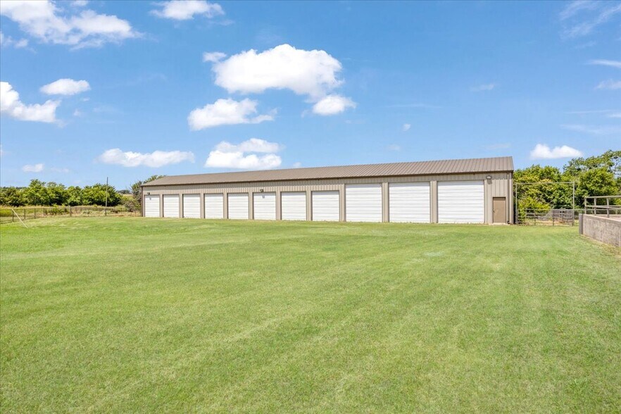 More Photos Of 350 Nails Crossing Rd, Caddo Warehouse For Sale