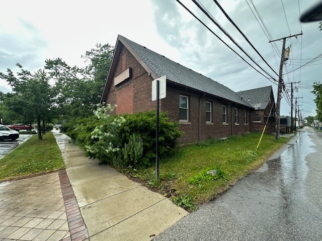 More Photos Of 201 N Broad St, Griffith Specialty For Sale