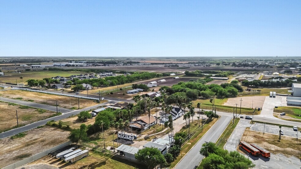 More Photos Of 502 S Pleasantview Dr, Weslaco General Retail For Sale
