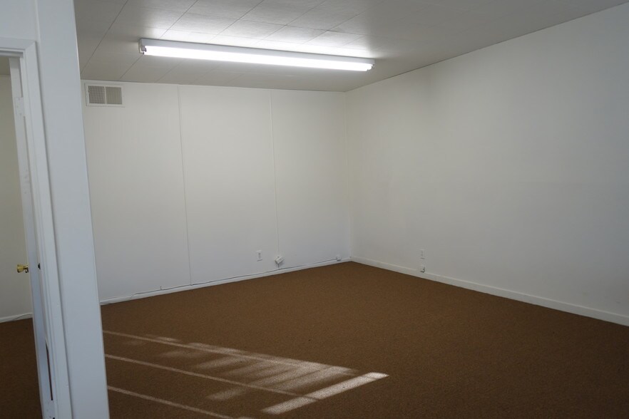 More Photos Of 2048-2050 Dunlap Dr, South Lake Tahoe Office For Lease