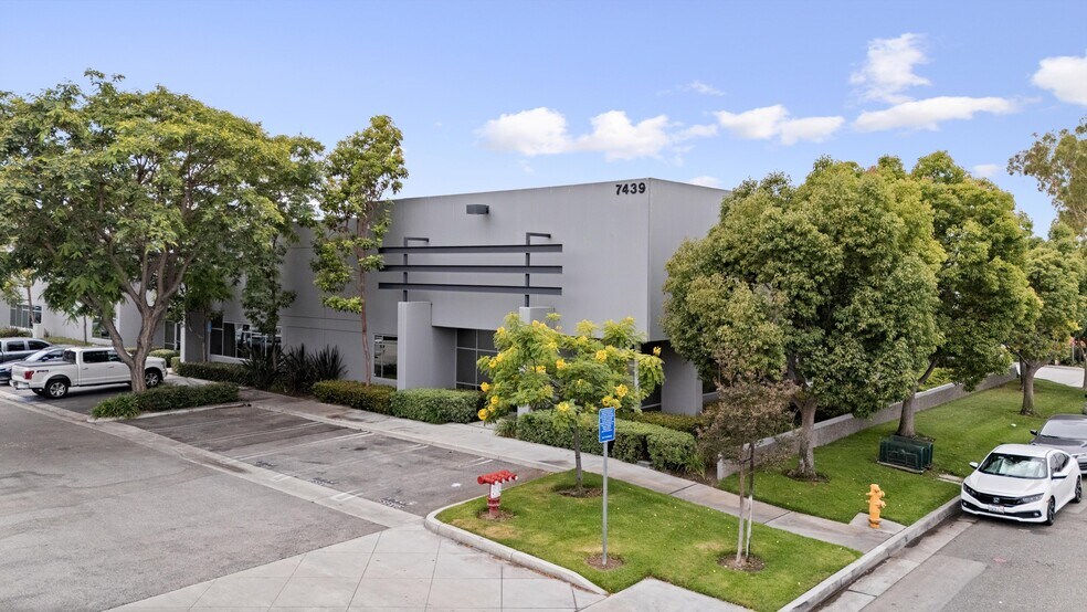 More Photos Of 7433-7439 Lampson Ave, Garden Grove Warehouse For Sale