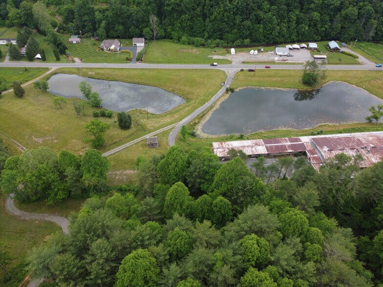 More Photos Of 6421 Highway 91 N, Laurel Bloomery Warehouse For Lease