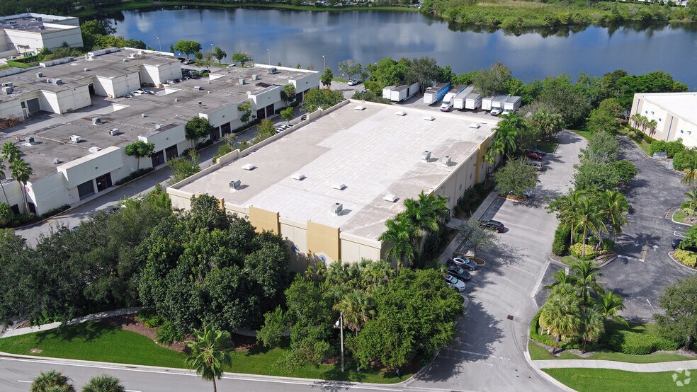 More Photos Of 1251 Sawgrass Corporate Pky, Sunrise Light Distribution For Lease