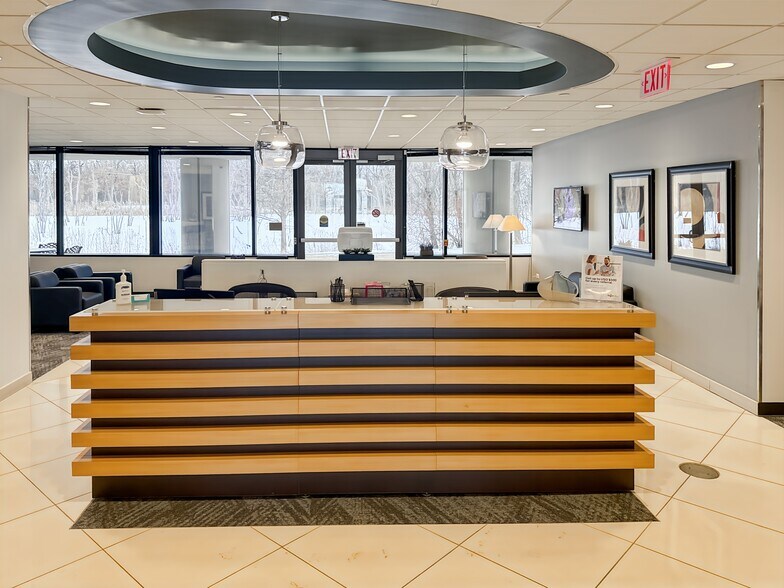 More Photos Of 100 S Saunders Rd, Lake Forest Coworking Space