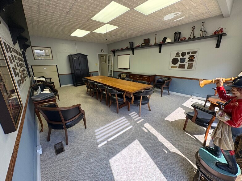 More Photos Of 109 Main st, Delphi Office For Lease