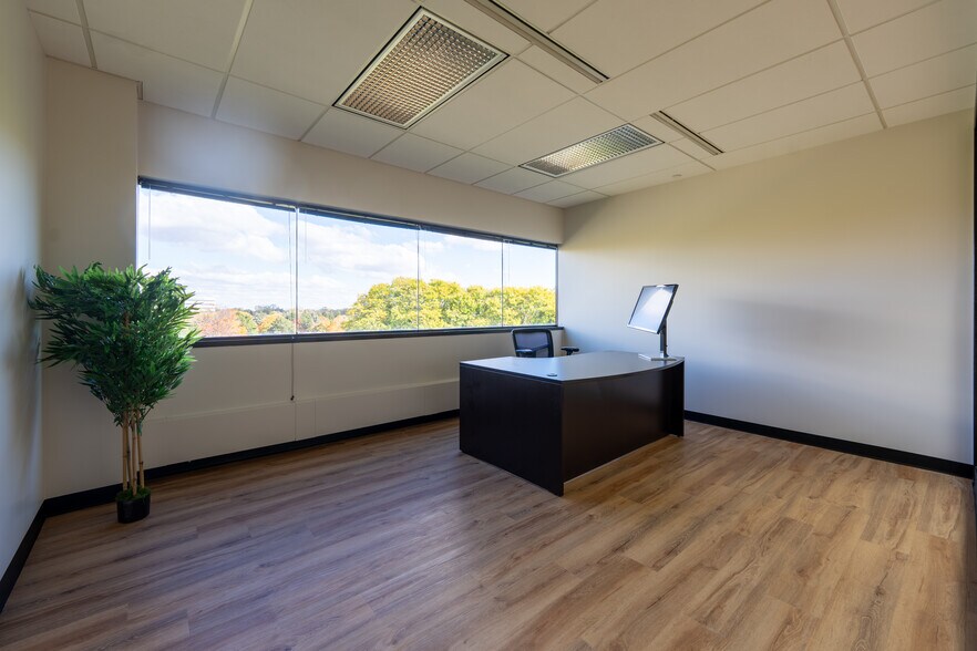 More Photos Of 901 Tower Dr, Troy Coworking Space