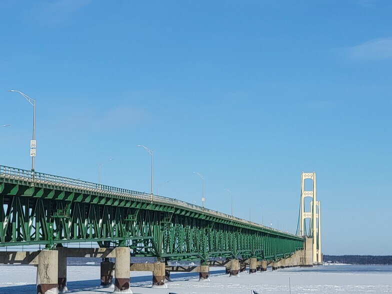 More Photos Of 217 E Central Ave, Mackinaw City Storefront For Lease