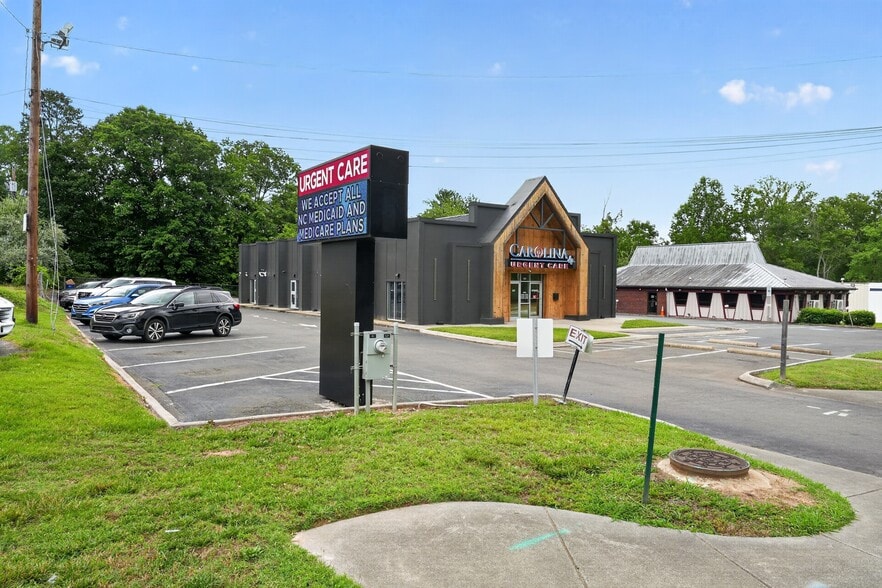 More Photos Of 5234 N Roxboro Rd, Durham Freestanding For Lease
