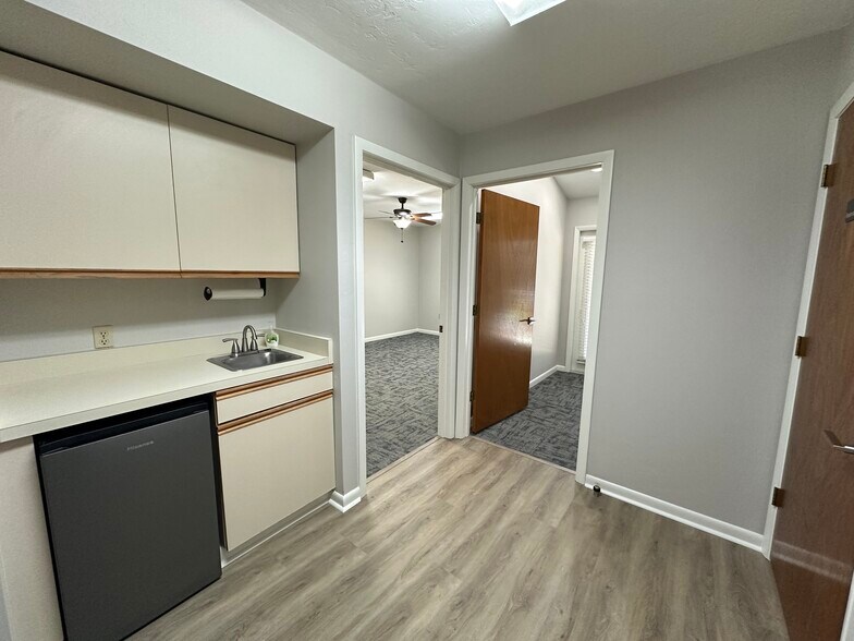 More Photos Of 7328 W University Ave, Gainesville Office For Lease