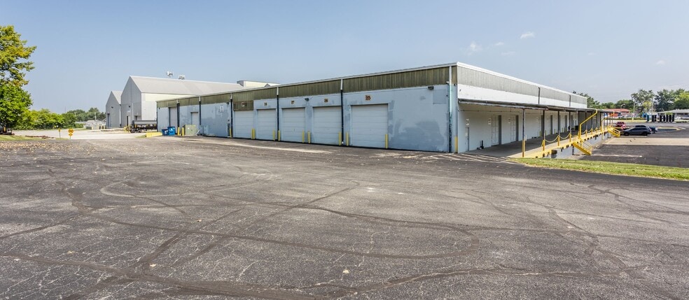 More Photos Of 3000 S Shelby St, Indianapolis Unknown For Lease