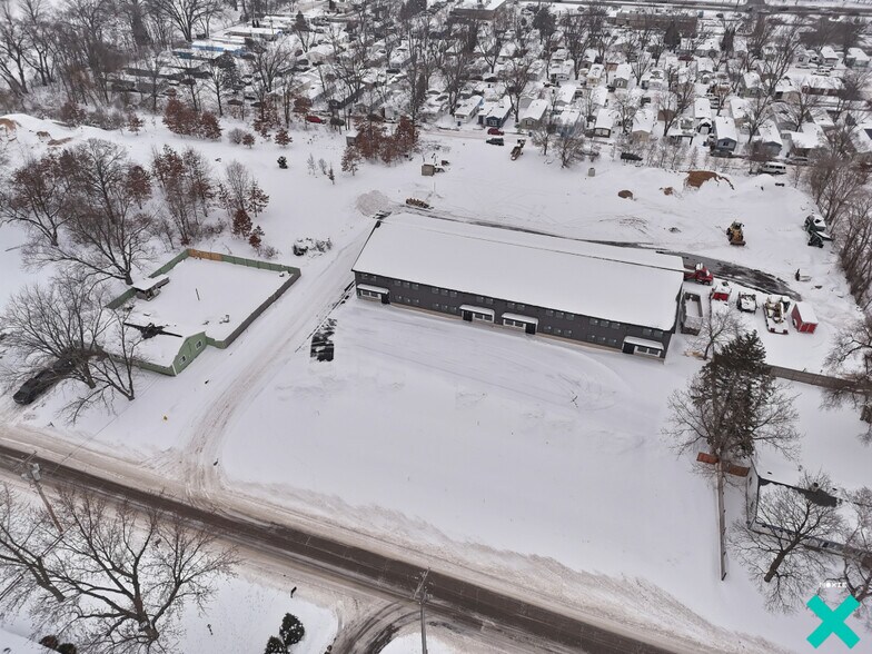 More Photos Of 923 Barnum SW st, Wyoming Flex For Lease