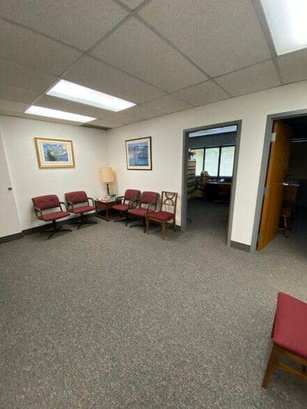 More Photos Of 102 Broadway St, Carnegie Office For Lease