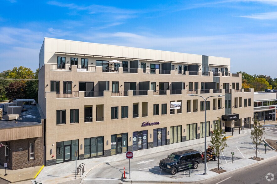 More Photos Of 856 N Old Woodward Ave, Birmingham Apartments For Lease