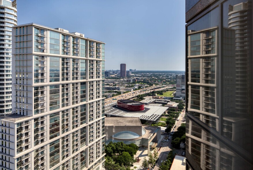 More Photos Of 2001 Ross Ave, Dallas Office For Lease