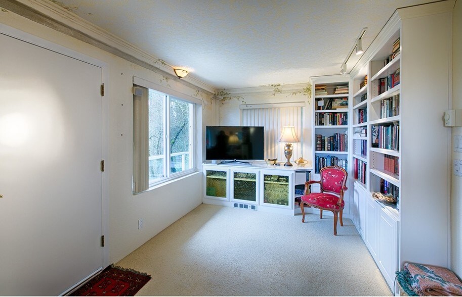 More Photos Of 3020-3024 SW 12th Ave, Portland Apartments For Sale