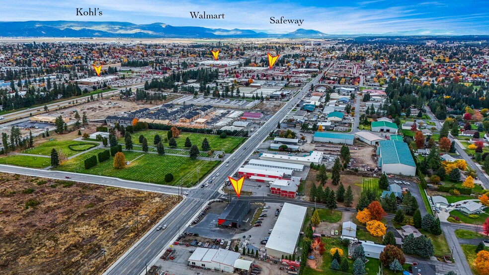 More Photos Of 7168 N Government Way, Dalton Gardens Warehouse For Sale