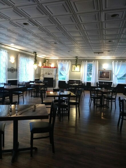 More Photos Of 3177 Seneca Tpke, Canastota Restaurant For Sale