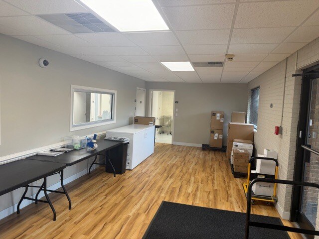 More Photos Of 311 W Wendover Ave, Greensboro Medical For Lease