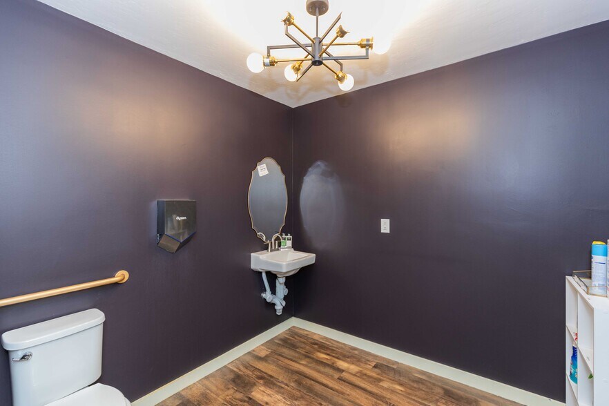 More Photos Of 5215 S Coulter, Suite 400, Amarillo Storefront For Lease