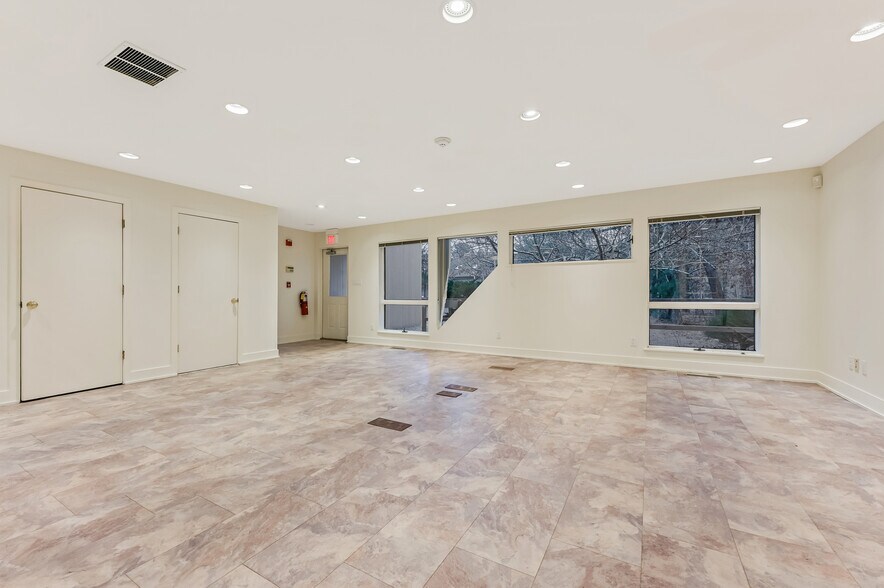 More Photos Of 16 Goodfriend Dr, East Hampton Office Residential For Sale