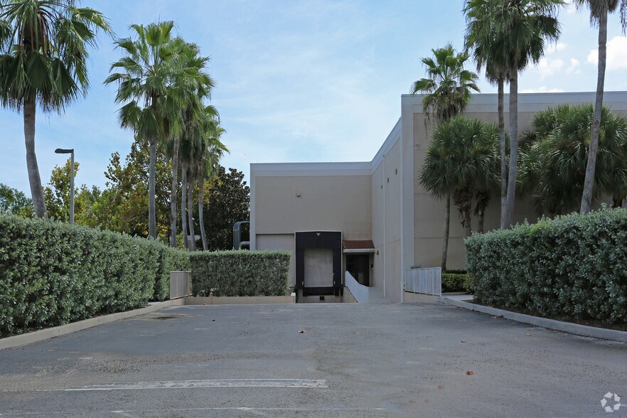 More Photos Of 555 Heritage Dr, Jupiter Office For Lease