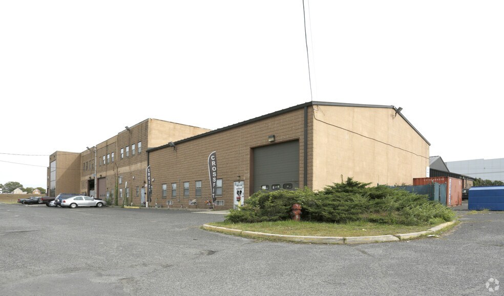 More Photos Of 900 Port Reading Ave, Port Reading Warehouse For Lease