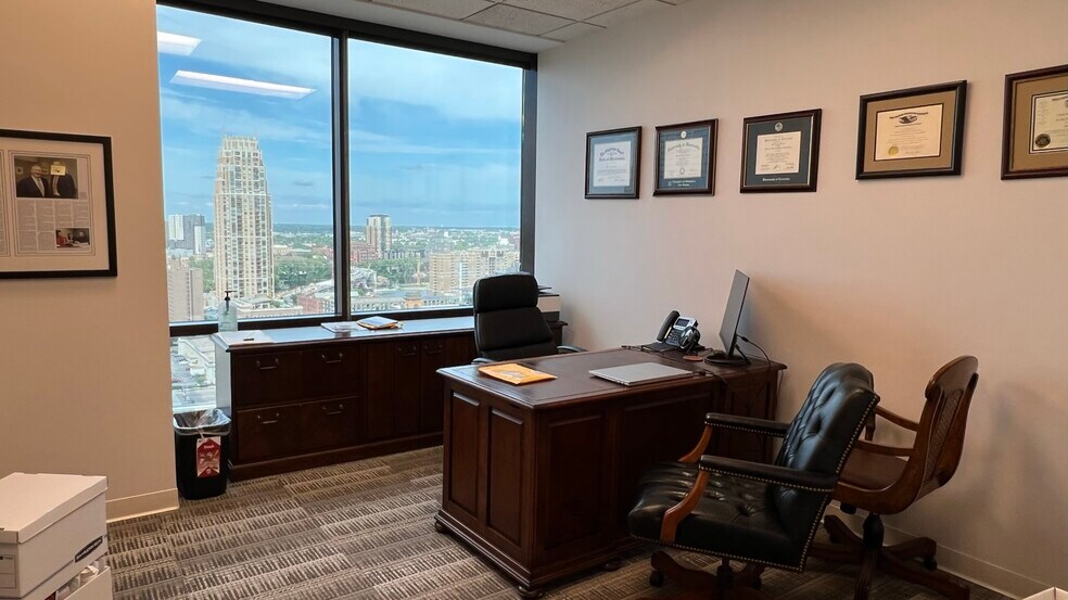 More Photos Of 150 S 5th St, Minneapolis Office For Lease
