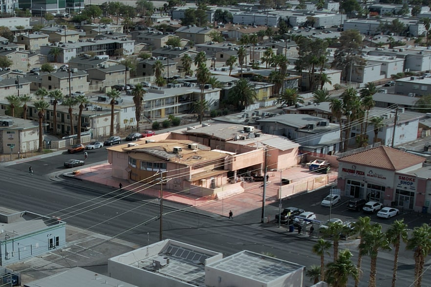 More Photos Of 3761 Royal Crest St, Las Vegas General Retail For Sale