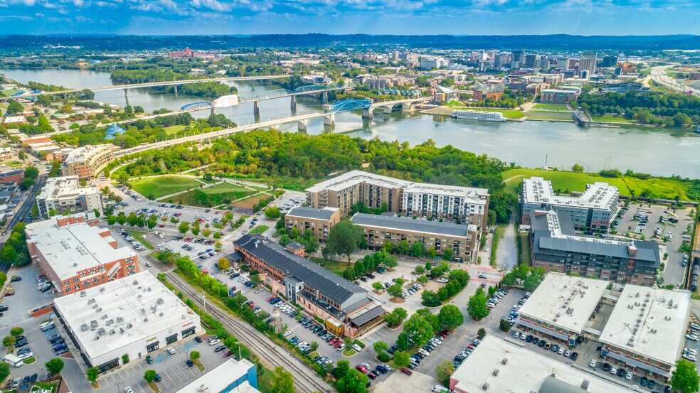 More Photos Of 205 Manufacturers Rd, Chattanooga General Retail For Lease