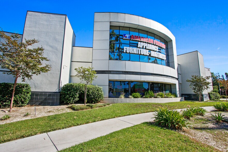 More Photos Of 18714 S Gridley Rd, Cerritos Freestanding For Lease