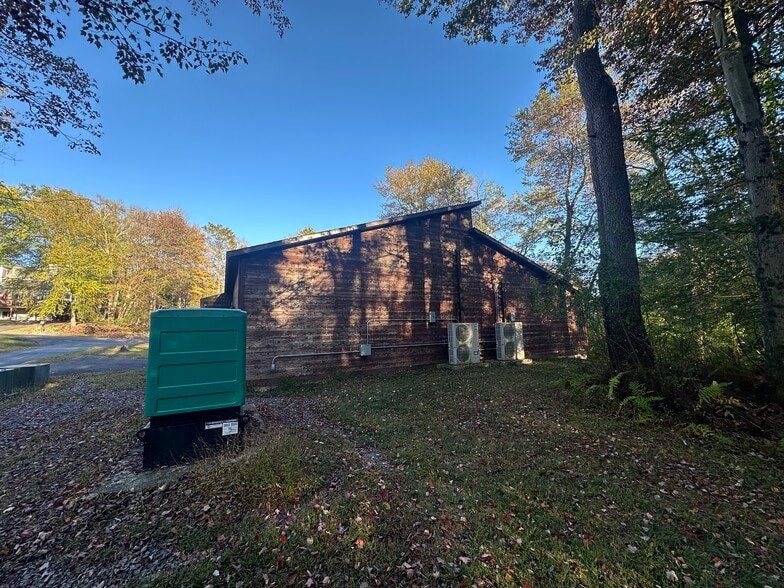 More Photos Of 50 E Woodhaven Dr, White Haven Office For Sale