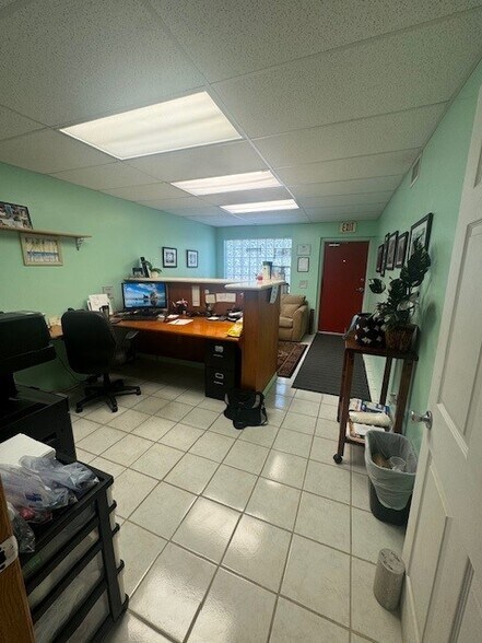 More Photos Of 615 SW Biltmore St, Port Saint Lucie Warehouse For Sale