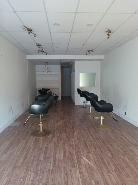 More Photos Of 2087-2095 Wantagh Ave, Wantagh Storefront For Lease