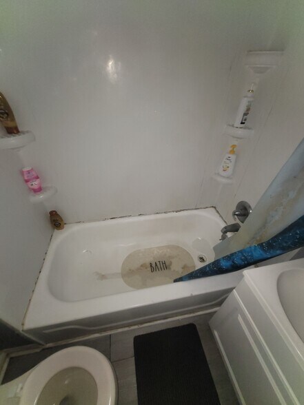 More Photos Of 1458 W 32nd St, Indianapolis Apartments For Sale