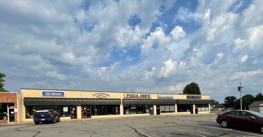 More Photos Of 6810 Market St, Youngstown Unknown For Lease