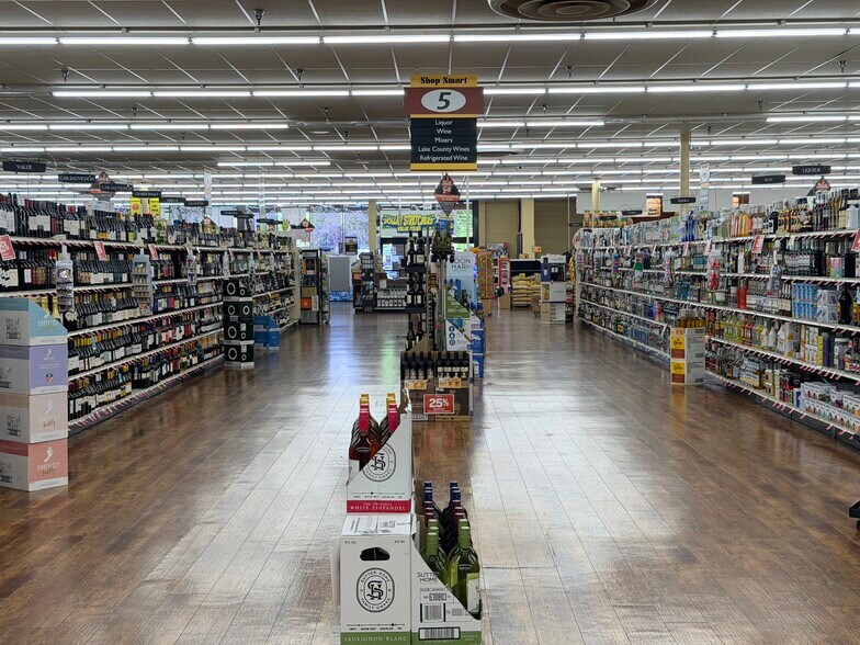More Photos Of 355 Lakeport Blvd, Lakeport General Retail For Lease
