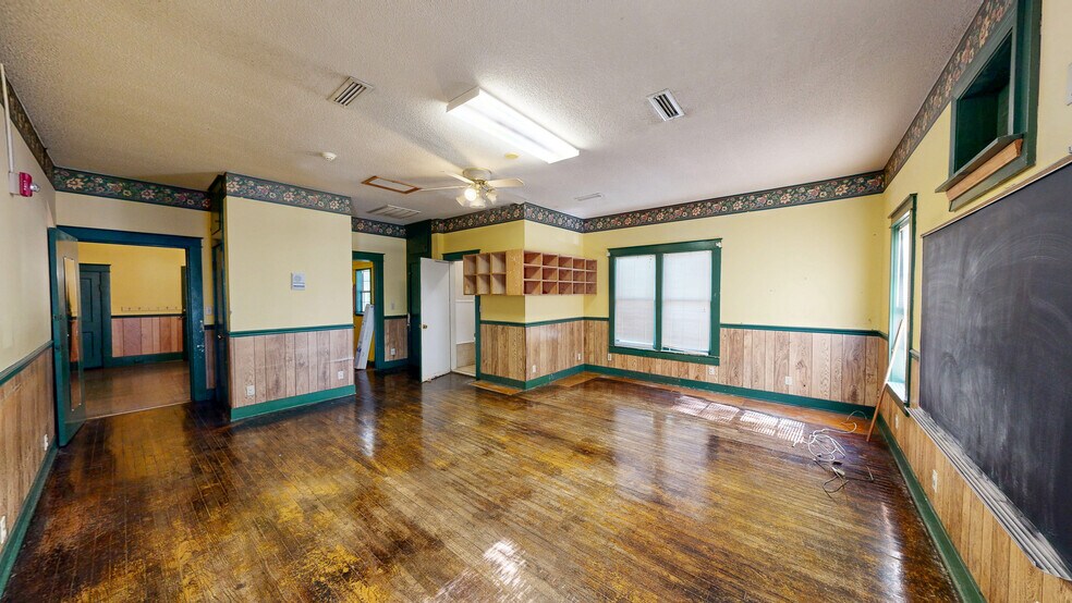 More Photos Of 104 N Herring St, Dothan Office For Sale