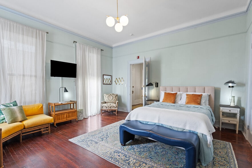 More Photos Of 1103 33rd St, Galveston Hotel For Sale