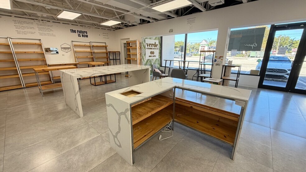 More Photos Of 2100-2104 E Oakland Park Blvd, Fort Lauderdale Freestanding For Lease