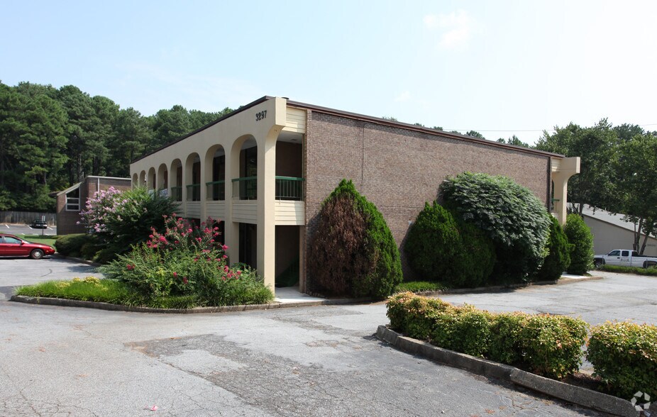More Photos Of 3297 Northcrest Rd, Atlanta Office For Lease