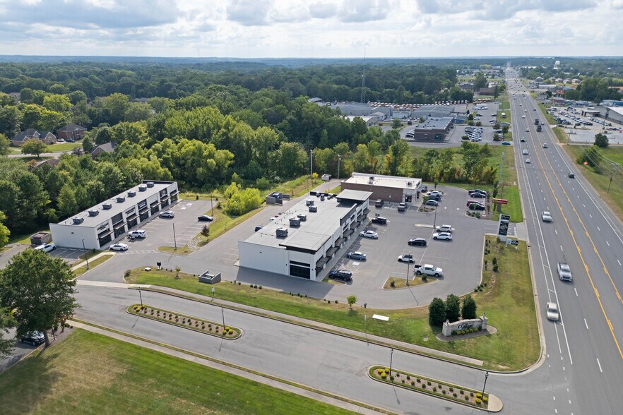 More Photos Of 2670 Madison St, Clarksville Storefront Retail Office For Lease