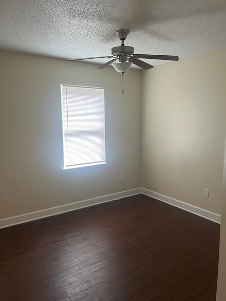 More Photos Of 500 Mendel Ave, Thomson Apartments For Sale