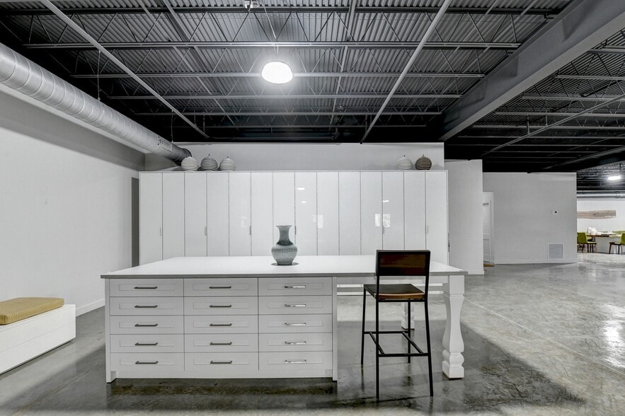 More Photos Of 4784 Cantrell Rd, Flowery Branch Warehouse For Sale
