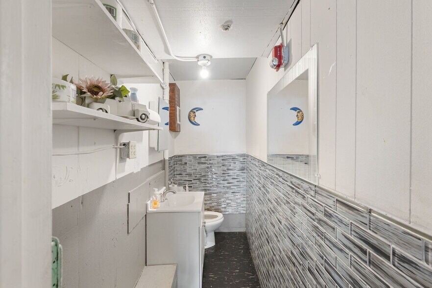 More Photos Of 89-91 E Central Ave, Pearl River Storefront Retail Residential For Sale