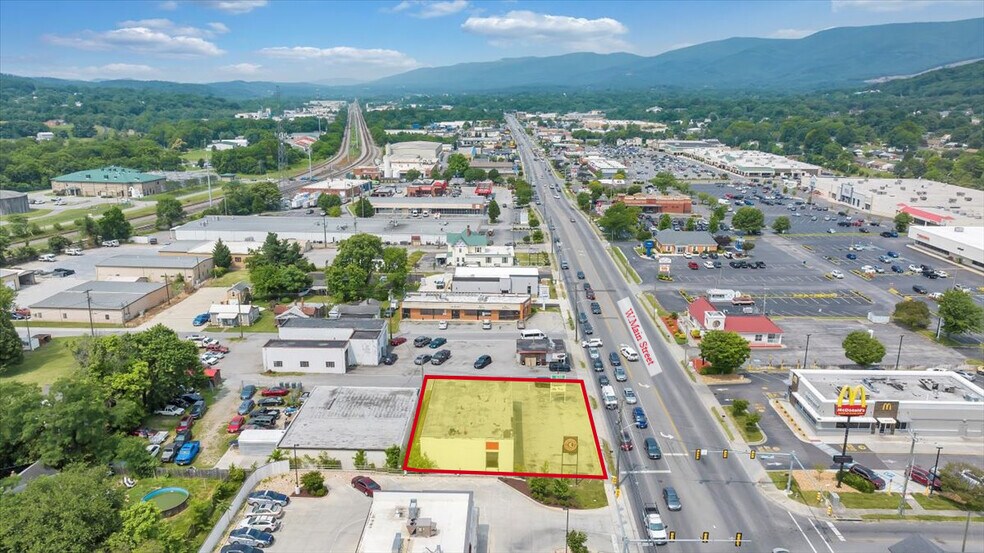 More Photos Of 1202 W Main St, Salem Auto Repair For Sale