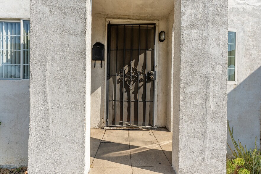 More Photos Of 272 S Burlington Ave, Los Angeles Apartments For Sale