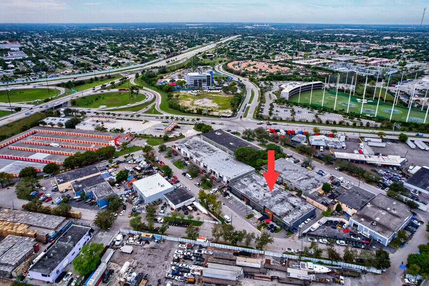 More Photos Of 337 NW 170th St, North Miami Beach Warehouse For Sale