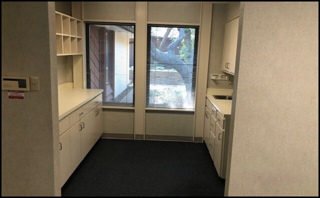 More Photos Of 4527 Lake Shore Dr, Waco Office For Lease