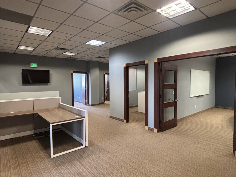 More Photos Of 126 W Sego Lily Dr, Sandy Office For Lease